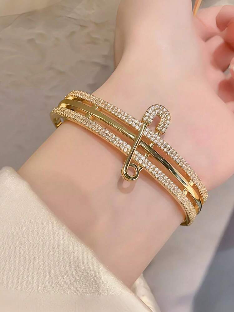 Safety pin bracelet
