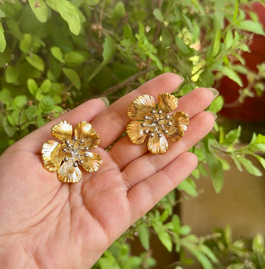 Golden Petal Dust