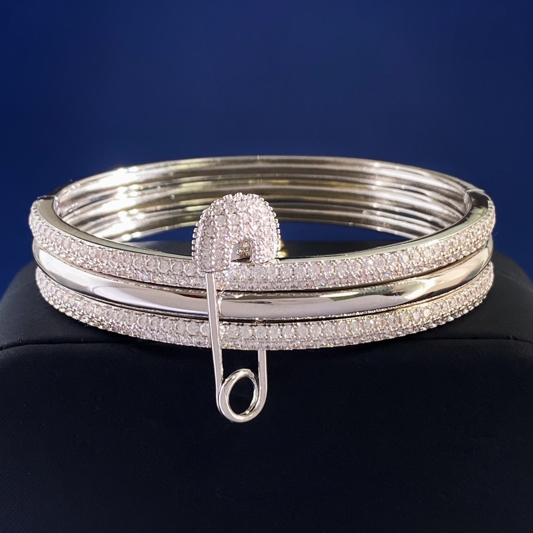 Safety pin Bracelet