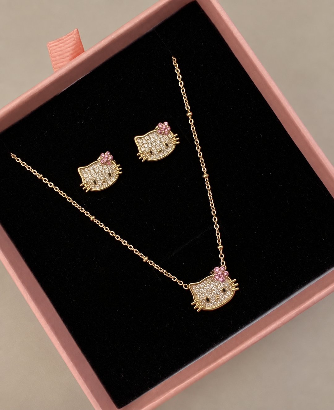 Hello Kitty Pendant Set