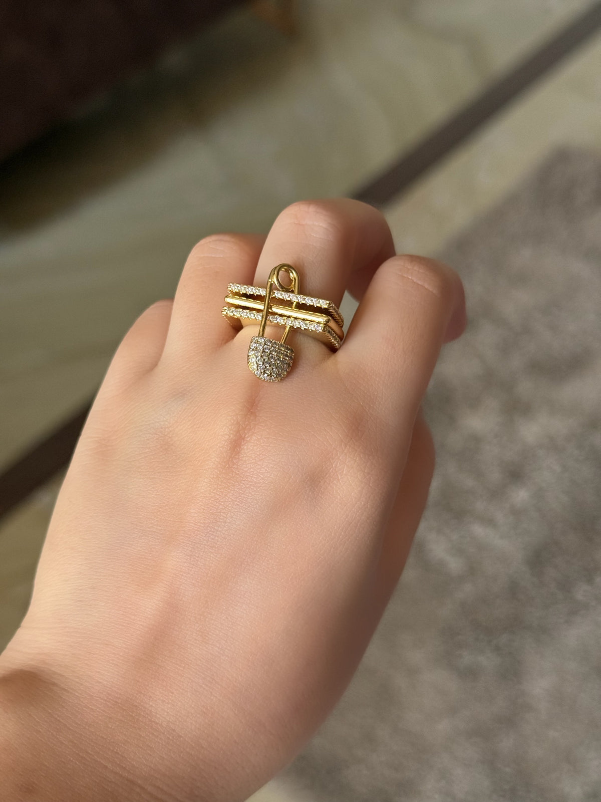 Safety pin ring