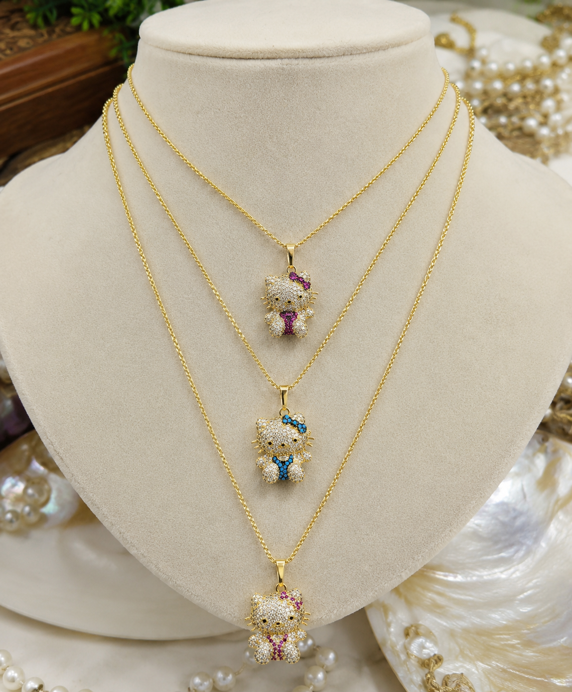 Hello kitty necklace